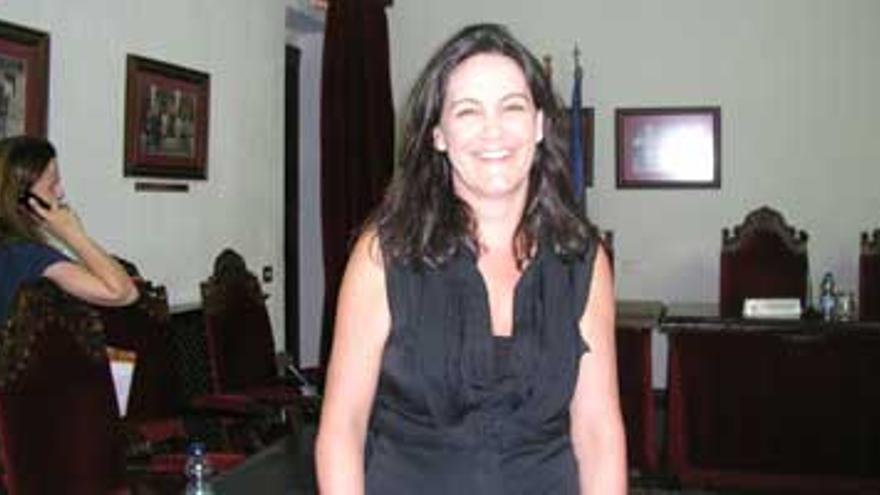 El Ayuntamiento de Coria nombra a Almudena Domingo abanderada de San Juan 2012