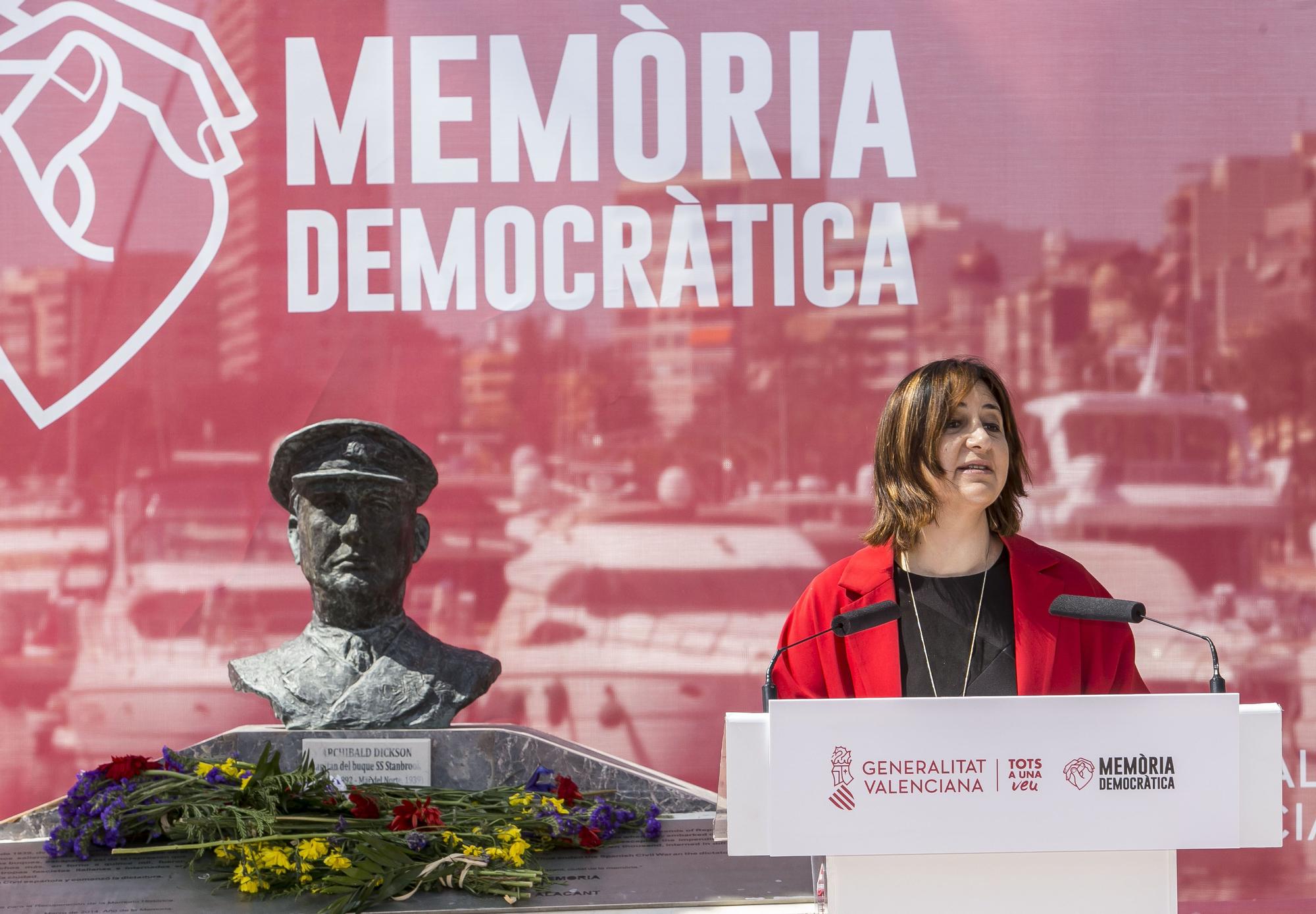 Homenaje a las víctimas de la Guerra Civil en el puerto de Alicante