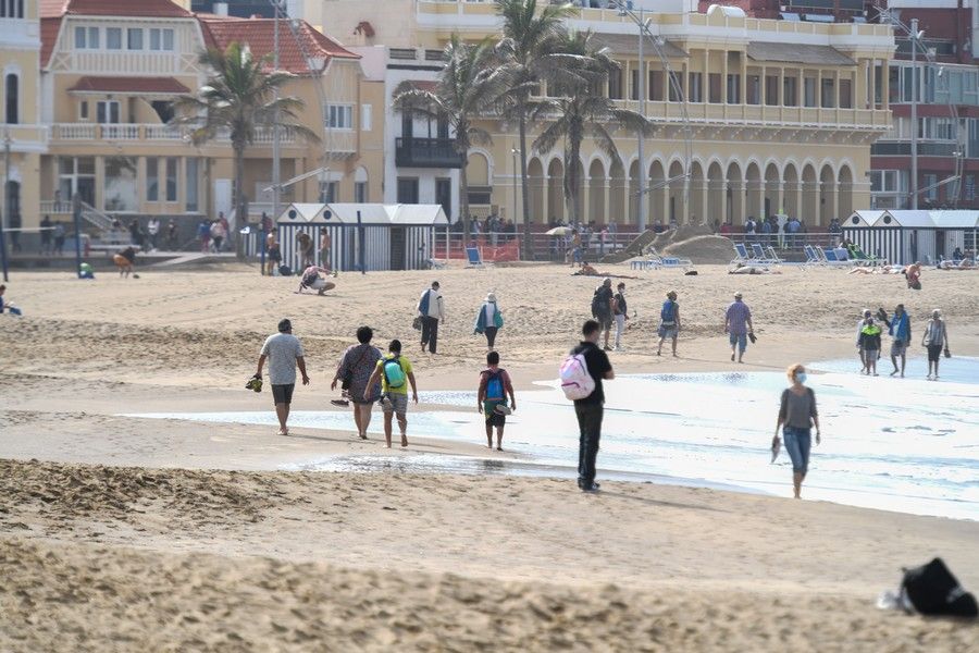 La Playa de Las Canteras por el Dia de Navidad