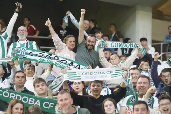 Córdoba CF-Real Zaragoza | Las imágenes de la afición blanquiverde en El Arcángel