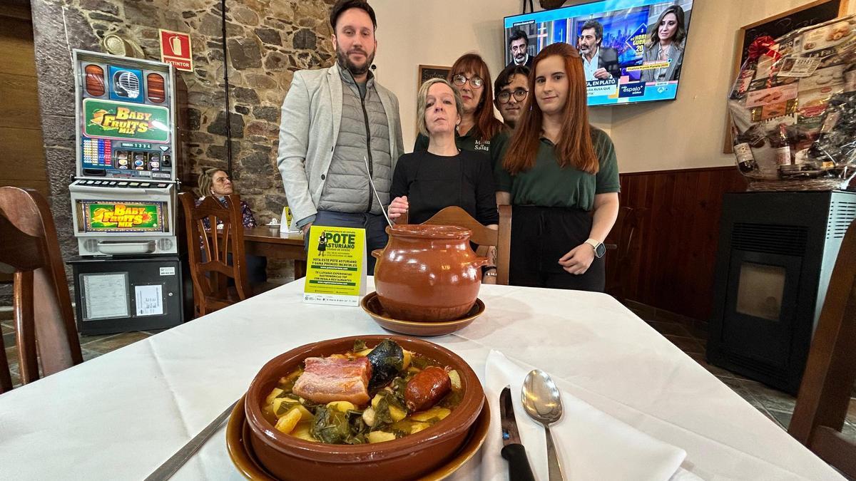 Por la izquierda, Adrián Valle, Aurora García, Susana Rodríguez, José Ángel Cordero e Irene Feito.