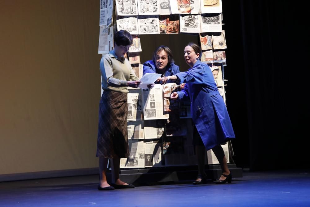 Corín Tellado emociona en el teatro Jovellanos