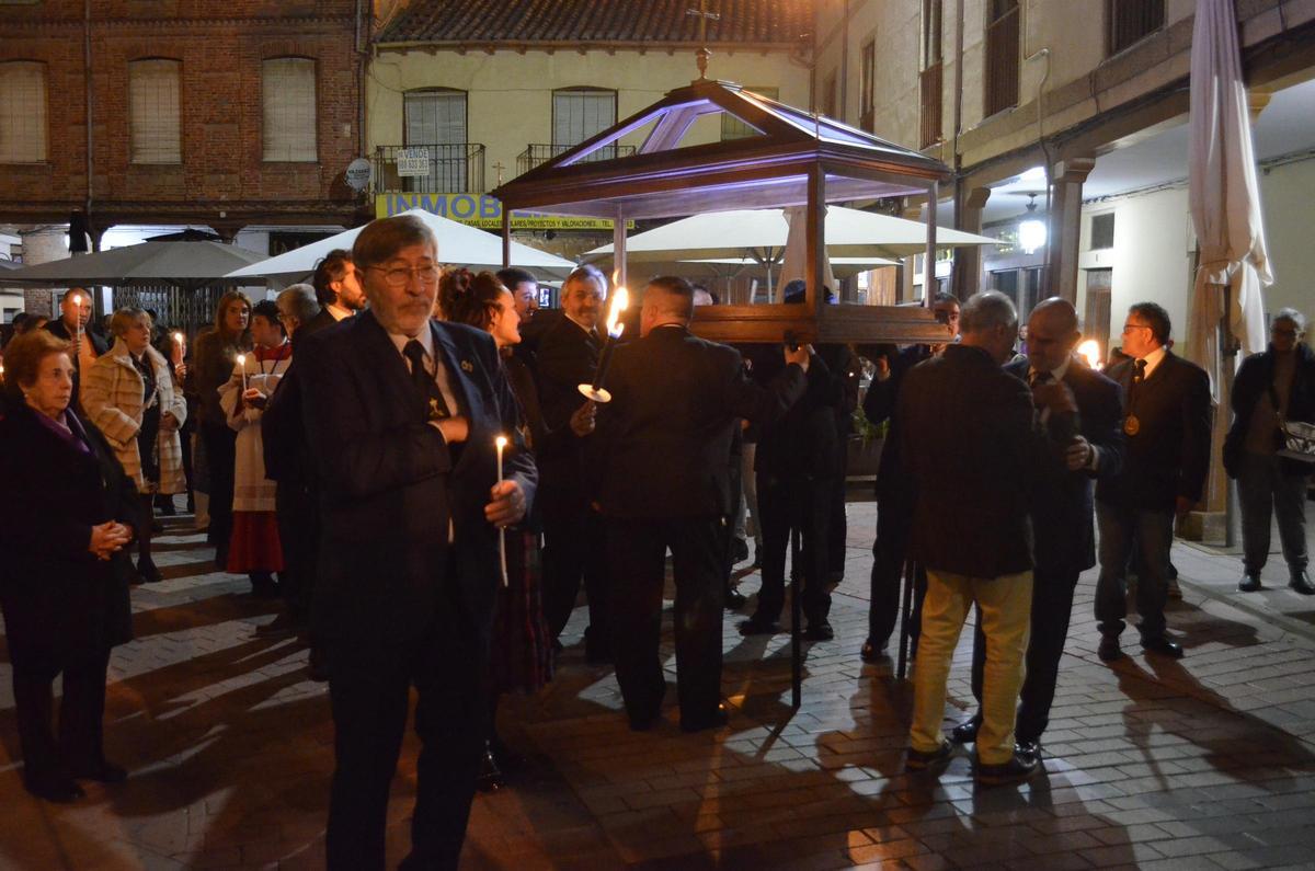 La nueva Procesión el Santo Sepulcro de Benavente, en imágenes