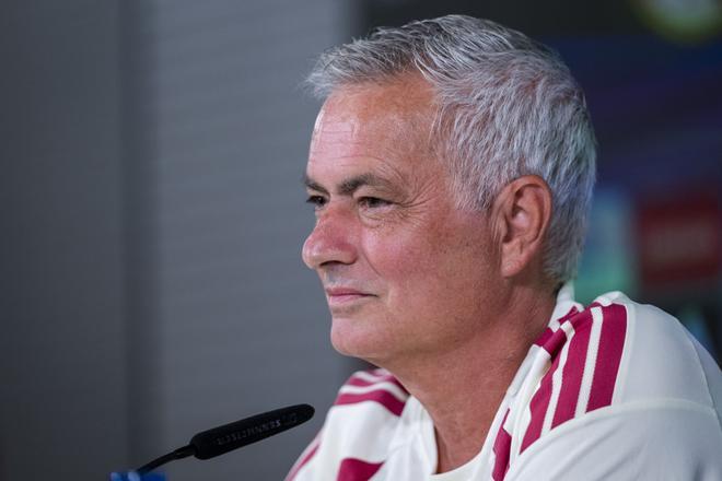 Mourinho regresa a la Liga en son de paz... de momento: "No siento presión"