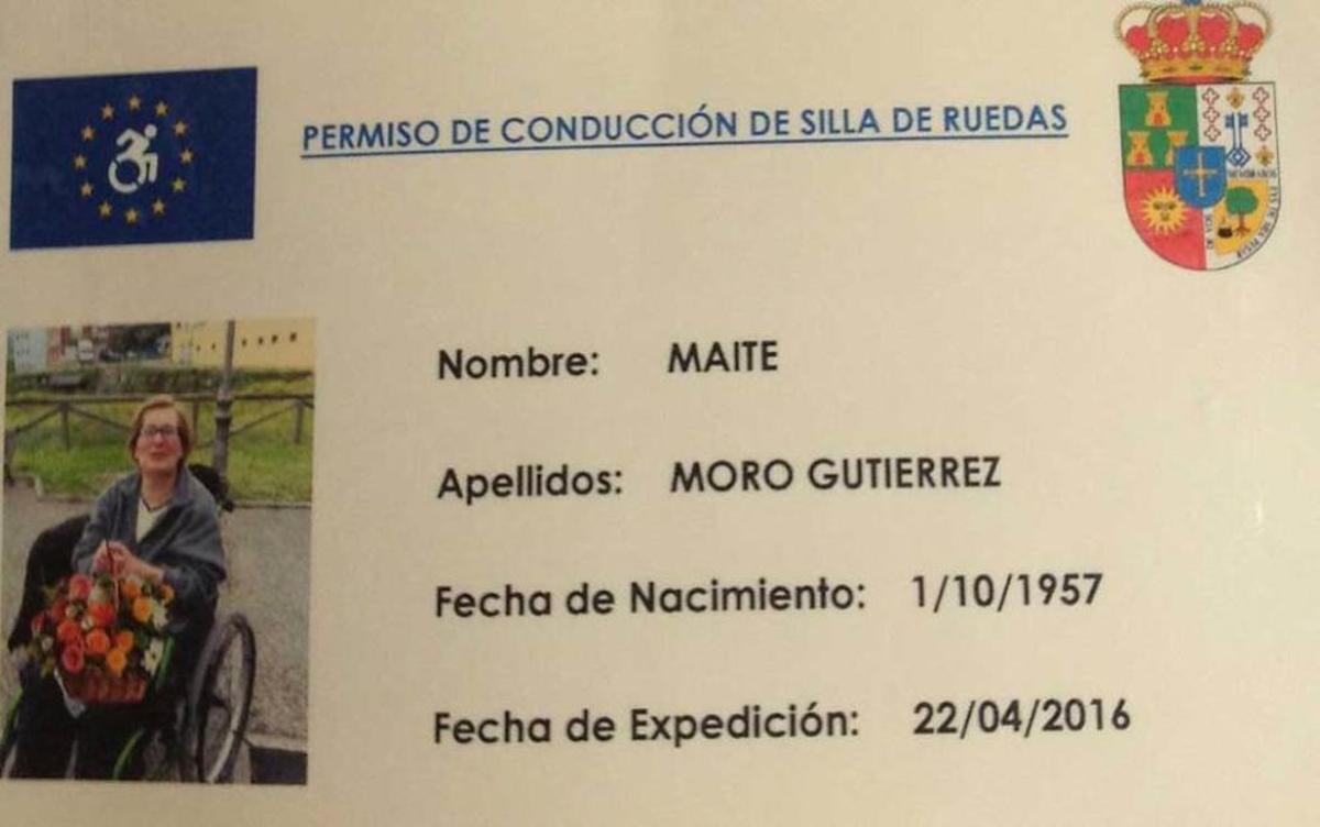 Cuérigo le brinda una silla a Maite