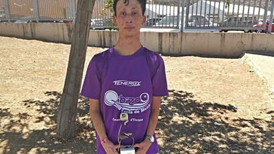 El jugador del CTT Portmany Álex Díaz logra el bronce en el Nacional de  tenis de mesa