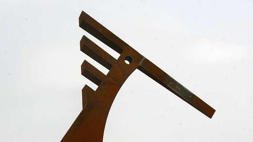 La nueva escultura de la avenida de Dénia titulada &quot;Abubilla&quot;