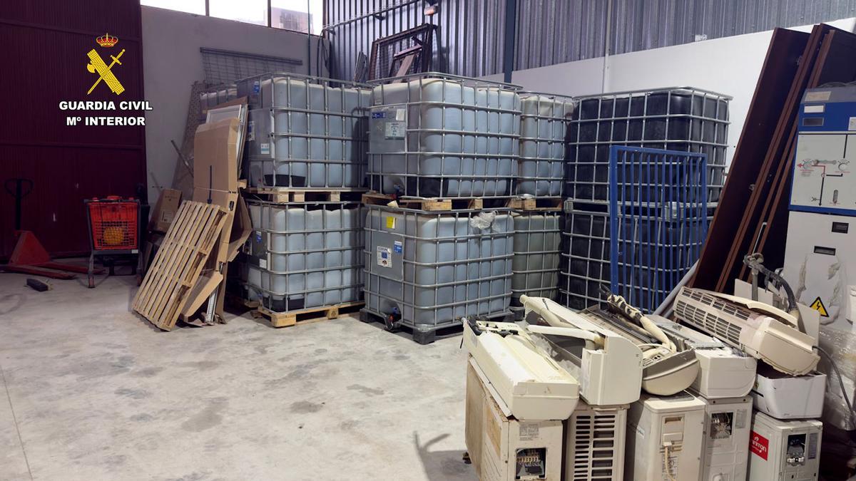 Depósitos de gasoil intervenidos en la operación.