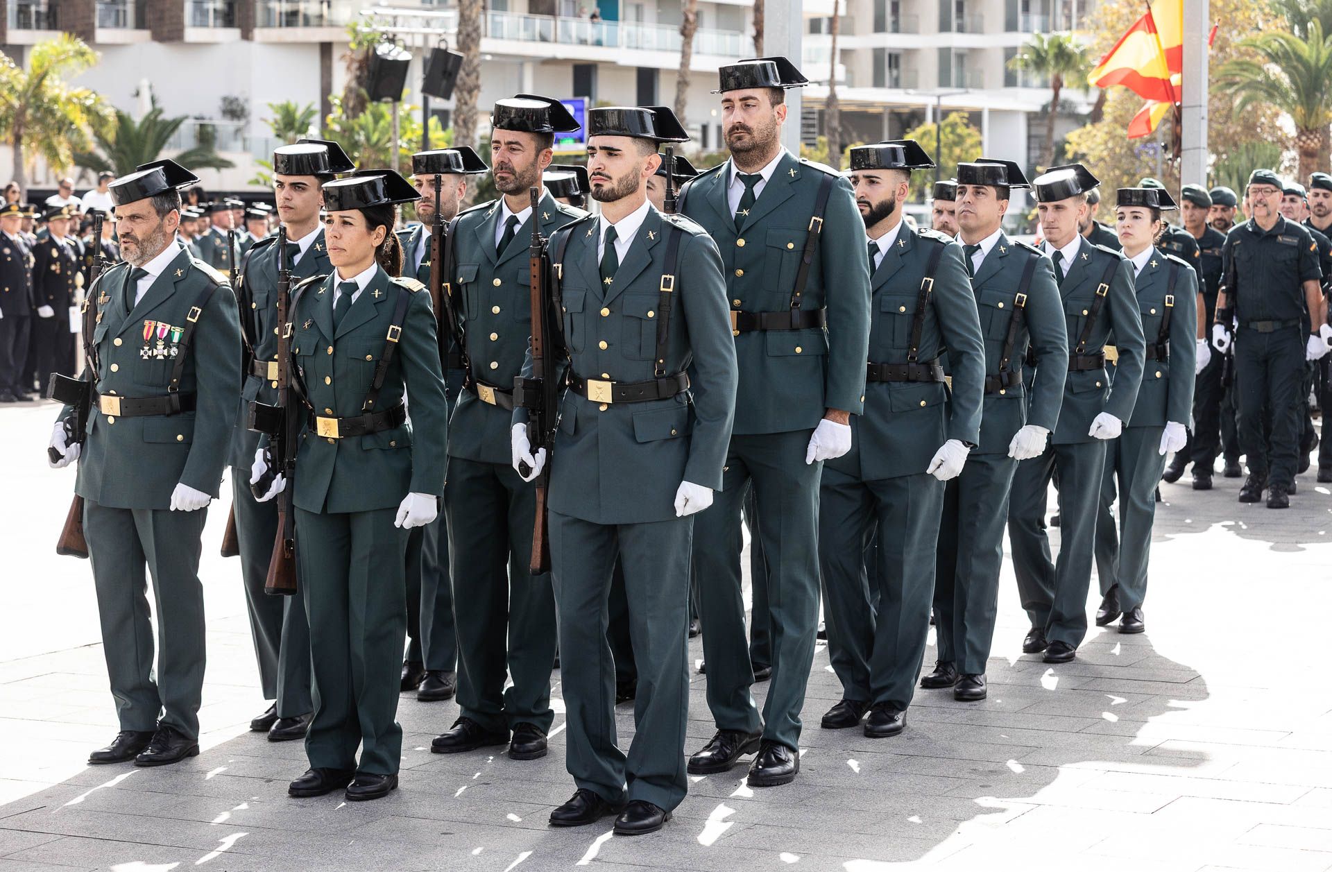 La Guardia Civil de Alicante celebra el día de la Virgen del Pilar en el Puerto