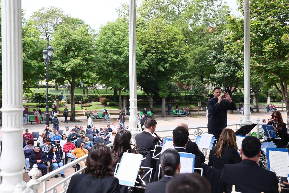 El concierto de la Banda de Música en el kiosco del Bombé.