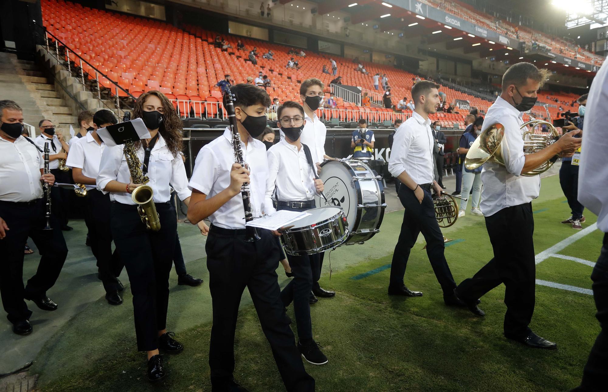 La Sociedad Musical de Llosa de Ranes en Mestalla