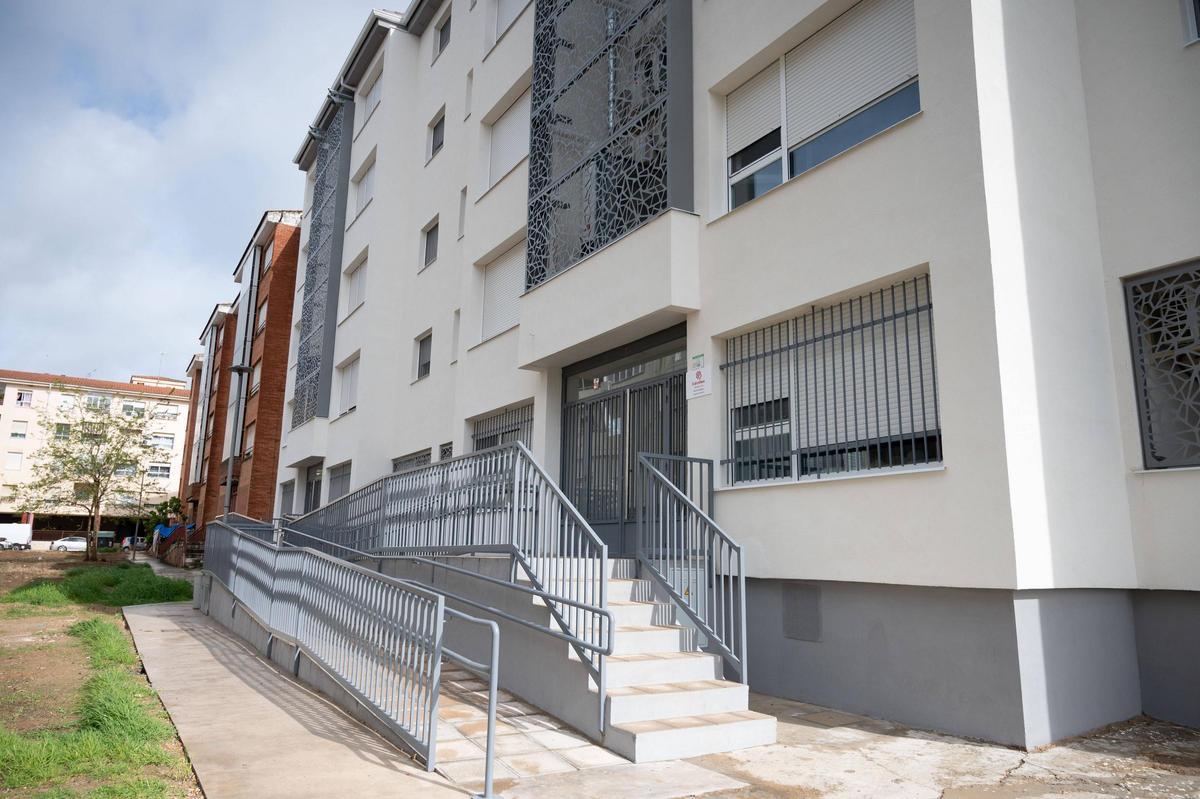 Viviendas de Cáritas en Suerte de Saavedra, en las que se reforzarán las medidas de seguridad.