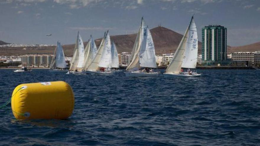 Segunda regata de la clase J80 en aguas de Arrecife. | ester fernández