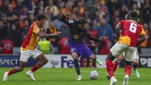 Lamine dansa a l’infern turc