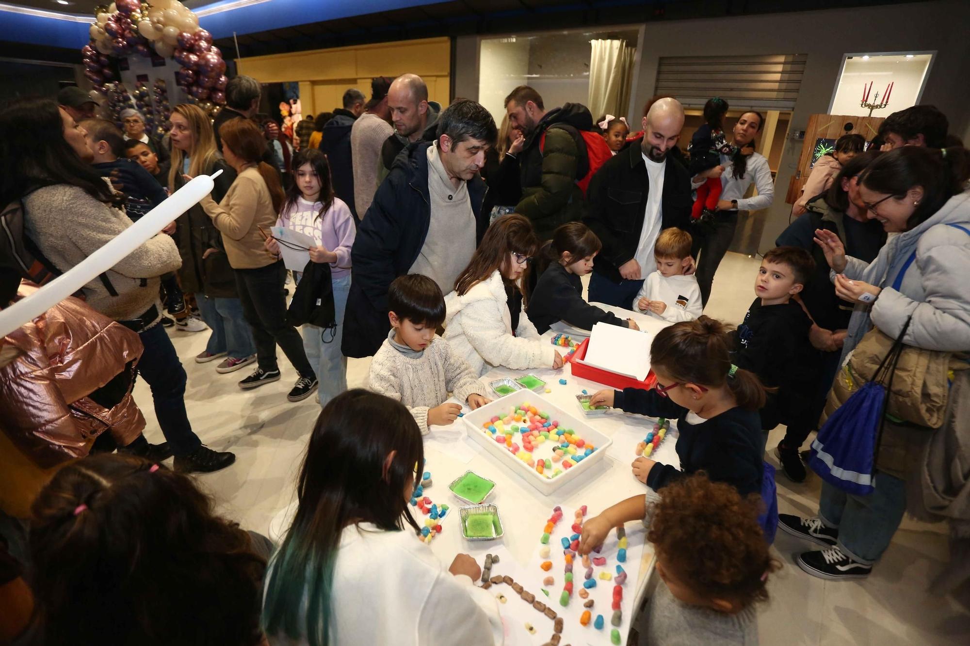 Fiesta infantil en el centro comercial de Los Rosales