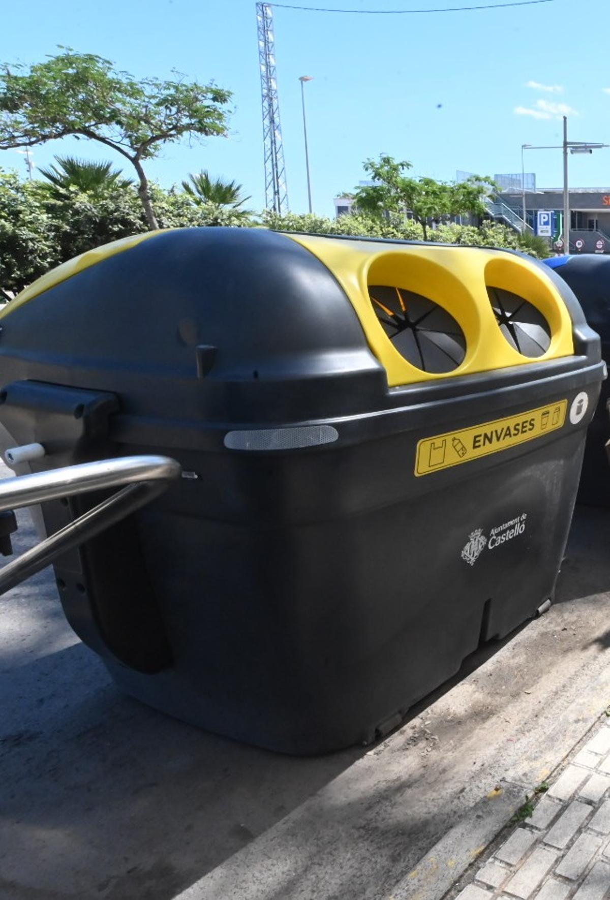 Nuevo contenedor para envases ligeros en el Grau.