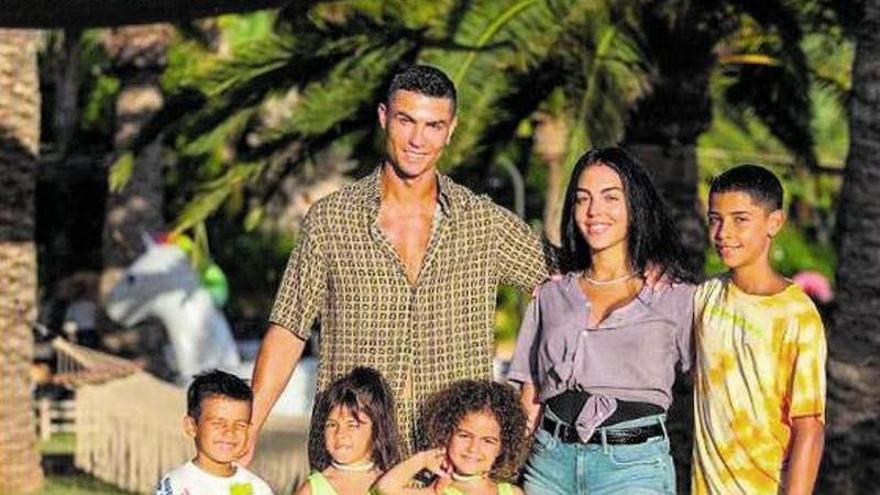 Álbum viral | Ronaldo, gol de cabeza de familia