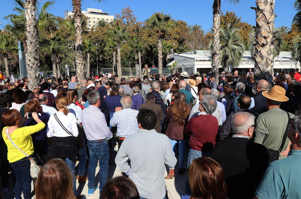 Concentración en contra de la torre del puerto