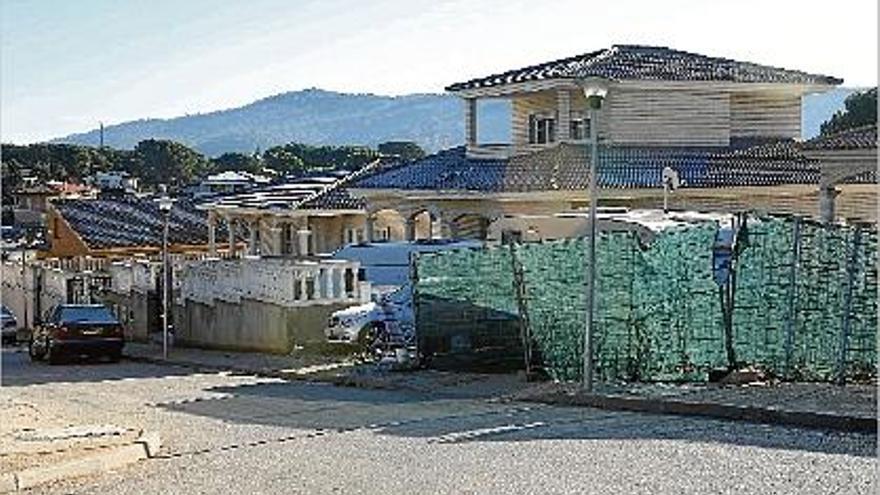 Els usos de la urbanització no permeten que hi hagi més d&#039;una caravana instal·lada a les parcel·les.