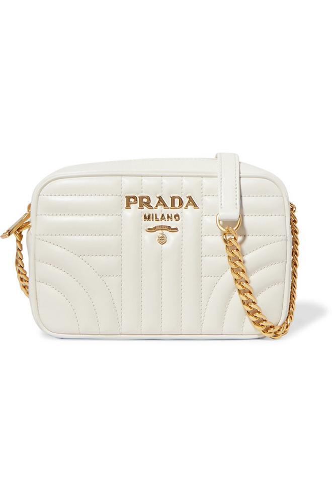 Bolso blanco en piel con cadena, de Prada