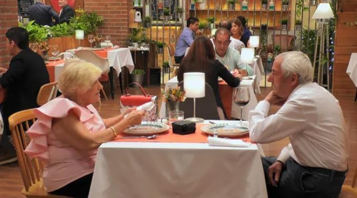 Santiago i Tomasa sopant a 'First Dates'