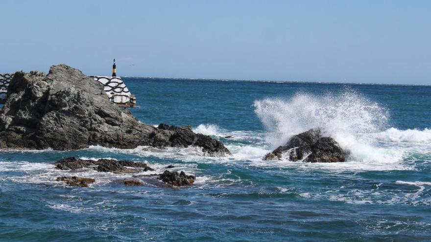 La ventada genera onatge a la Mar d&#039;Amunt.