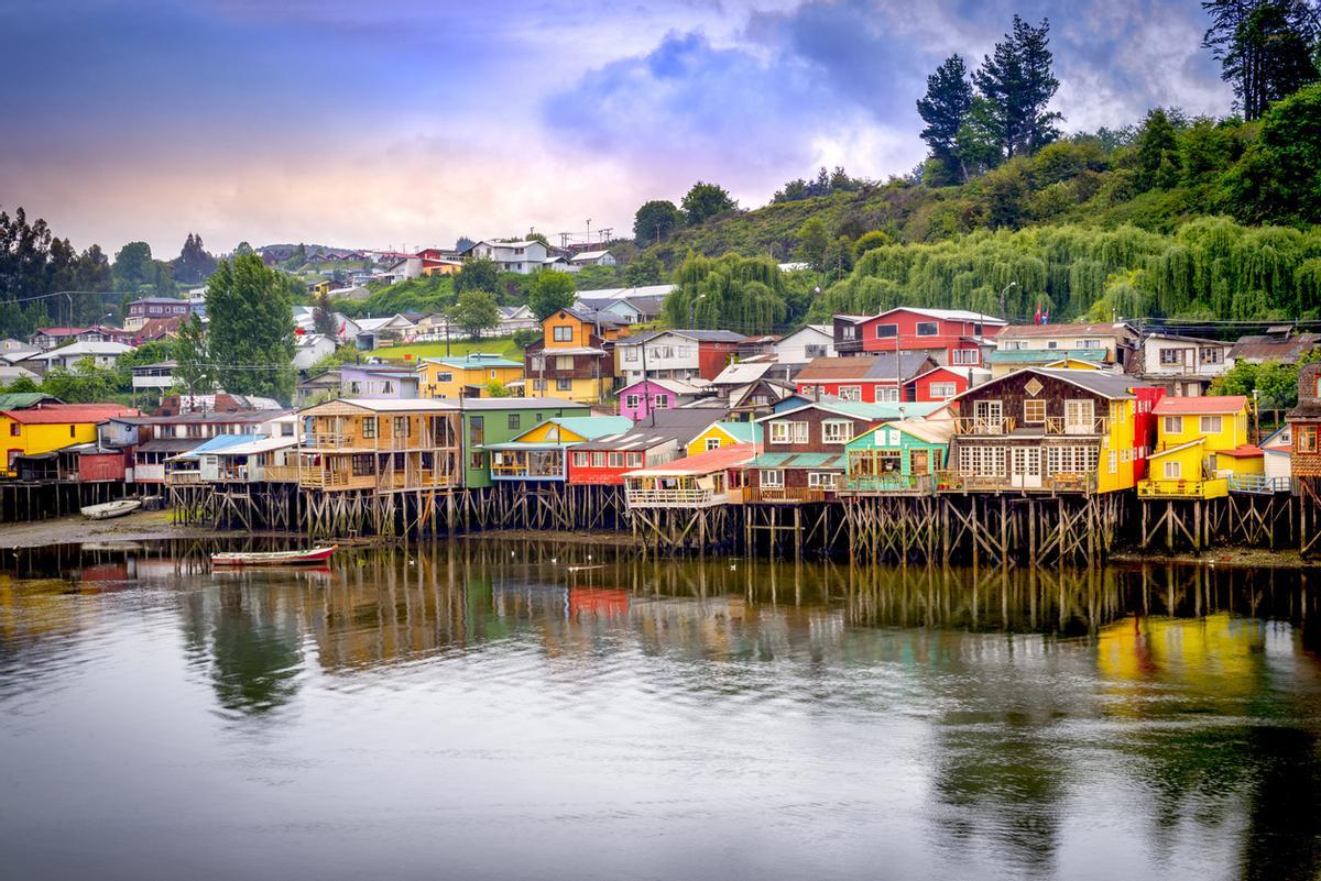 Palafitos multicolores en la isla de Chiloé