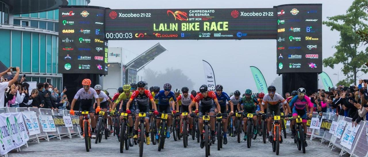 La Lalín Bike Race volverá a salir este año de las inmediaciones del consistorio. |