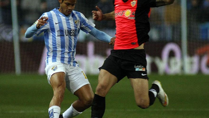 Roberto Rosales, durante el partido contra el Almería de la pasada semana.