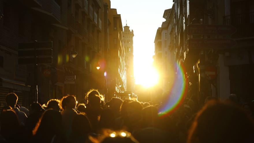Solsticio Ropa Disaster VÍDEO | Cientos de zaragozanos disfrutan del solsticio de invierno en ...