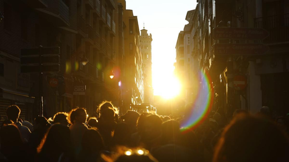 EN IMÁGENES | Así ha sido el hermoso solsticio de invierno en la calle Mayor de Zaragoza
