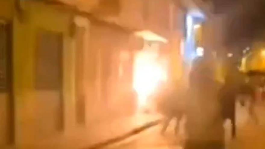 Impactante susto en el 'bou embolat' de Sagunt