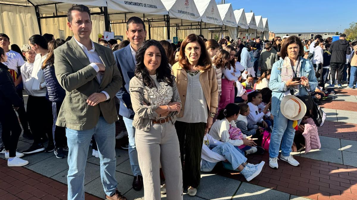 Autoridades municipales y de la Junta en el primer encuentro de centros escolares y salud celebrado en Córdoba.