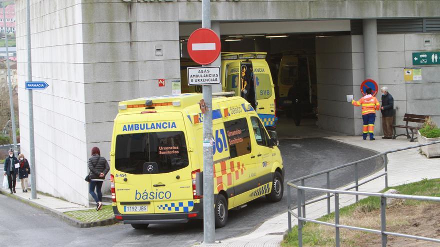 Evacúan a un ciclista que sufrió una caída en una pista forestal en Vilar de Barrio