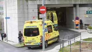 Evacúan a un ciclista que sufrió una caída en una pista forestal en Vilar de Barrio