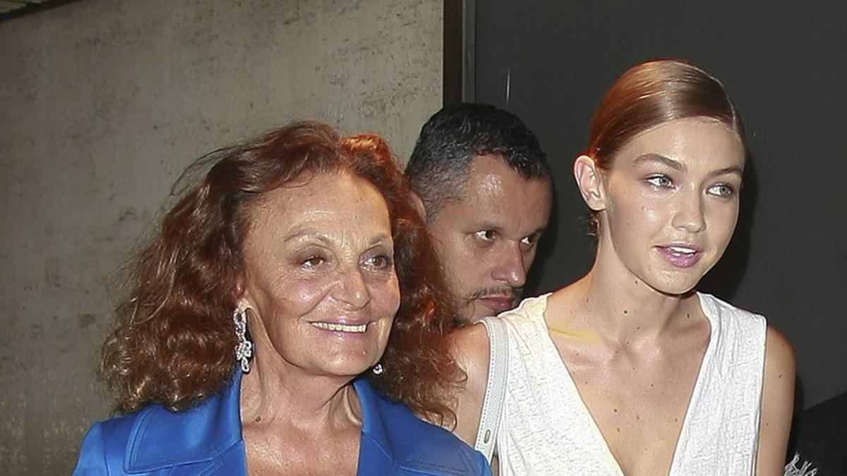 Diane von Furstenberg y Gigi Hadid en el desfile de Tom Ford en Nueva York