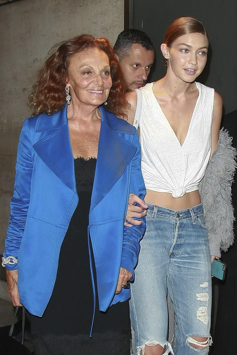 Diane von Furstenberg y Gigi Hadid en el desfile de Tom Ford en Nueva York