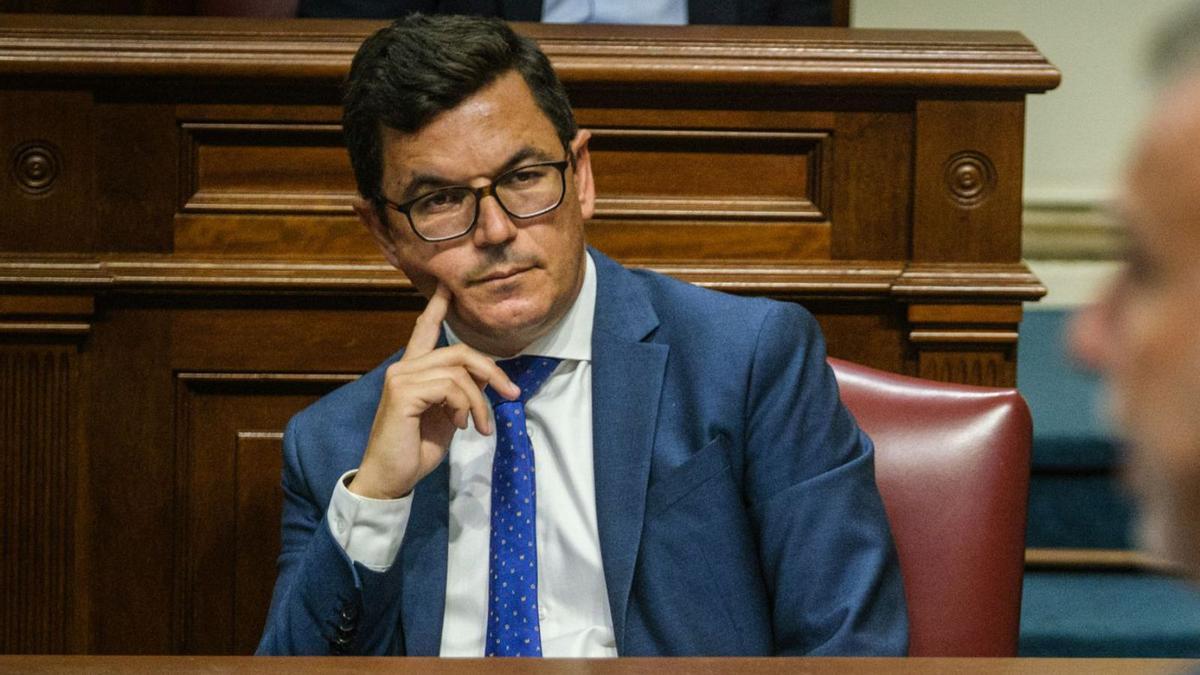 El Parlamento se pone verde  y reclama un área marina protegida en torno a las Islas