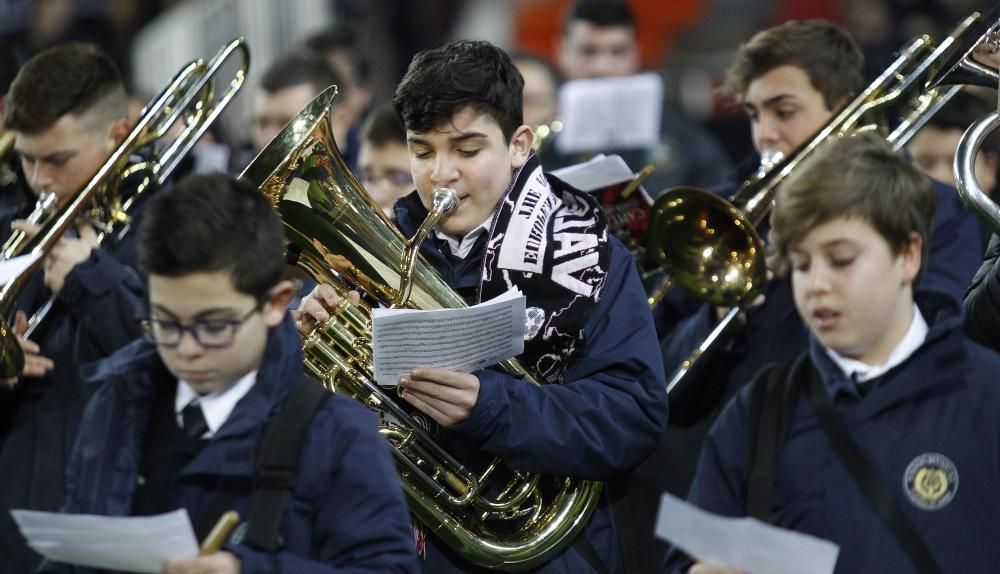 Llanera de Ranes interpreta ‘Amics’ en el Derbi