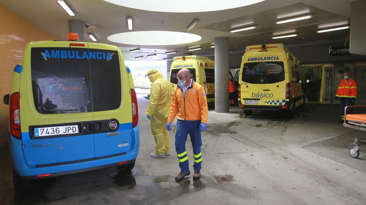 Ambulancias en las instalaciones del Chuo. // I. Osorio