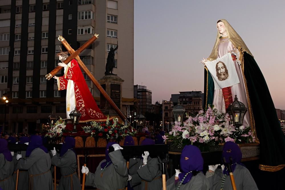 Procesión del Encuentro en Gijón