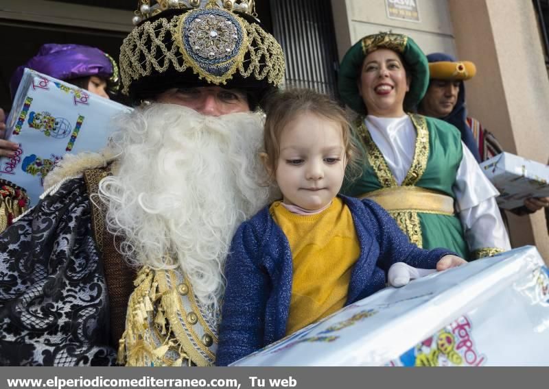 Los Reyes Magos reparten regalos en la provincia