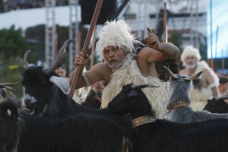 Representación del hallazgo de la Virgen de Candelaria por los guanches 2016