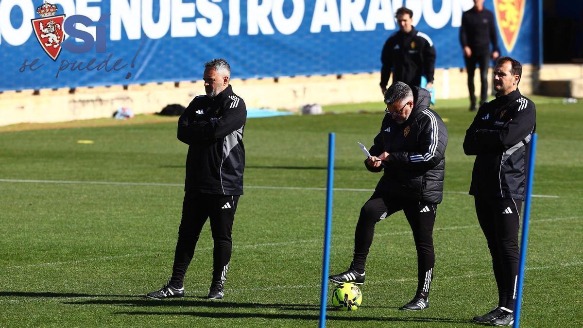 David Navarro, Néstor Pérez, su segundo, y el psicólogo, Jesús Cabrero, en una sesión.