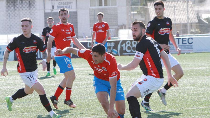 Antón Guisande, haciendo frente a los ataques de los de David Páez. |  // IÑAKI OSORIO