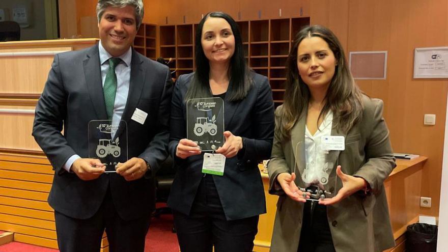 La cabraliega Elena Soberón, en Bruselas con jóvenes agricultores