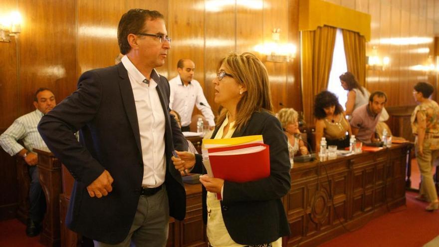 Antonio Plaza junto a Mayte Martín Pozo.