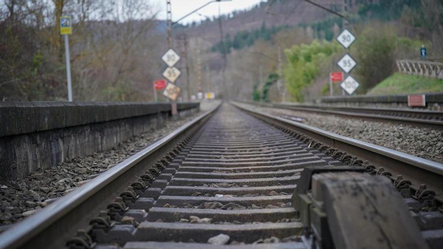 Muere un trabajador arrollado por un tren mientras trabajaba en mantenimiento de vías en Ciudad Real