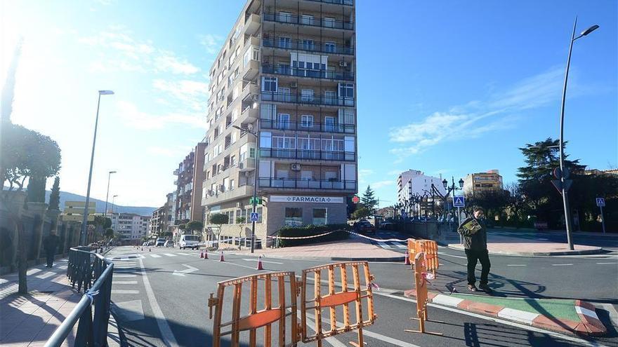 Plasencia reabre los parques, pero mantiene una calle cortada por los efectos del temporal