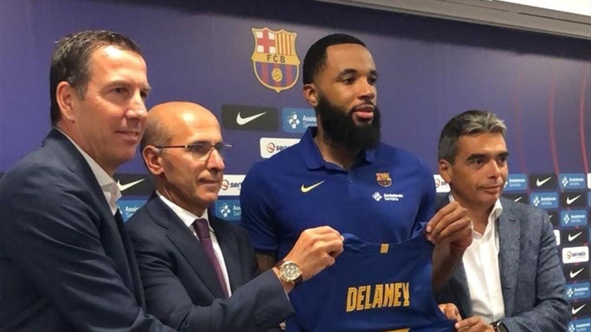 Delaney, en la presentación como jugador del Barça.